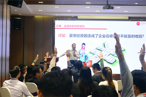 直線營銷商學院“CEO營銷特訓營”第一期在瘋狂點贊中圓滿結(jié)束