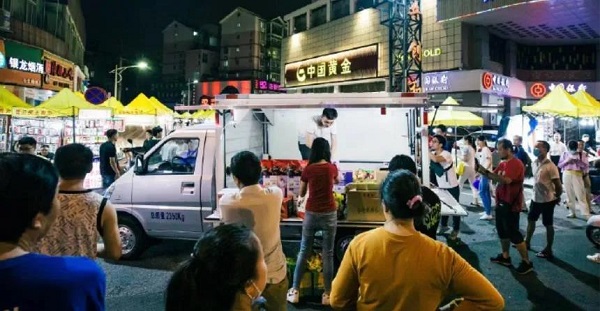 【觀點】地攤經濟火爆，五菱汽車出圈！揭秘“地攤神車”爆火背后的營銷邏輯