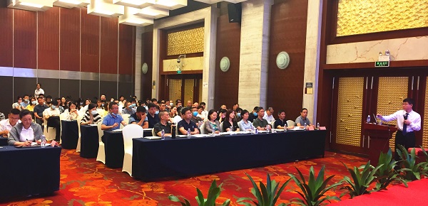 直線管理咨詢?yōu)榘残墙ㄔO(shè)集團做《讓我們與企業(yè)共同成長》專項輔導(dǎo)