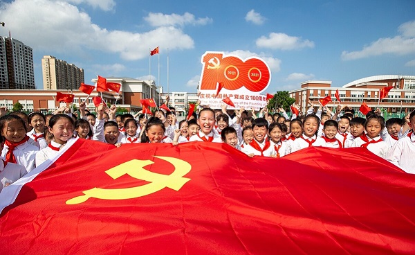 百年征程波瀾壯闊,百年奮斗成就輝煌!在建黨百年之際, 直線管理咨詢的營(yíng)銷顧問祝愿中國(guó)共產(chǎn)黨越來(lái)越好，再創(chuàng)輝煌百年！