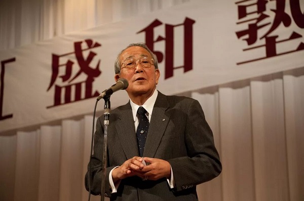 直線管理咨詢的營銷顧問一直認為，經商的極致在于得到客戶的尊敬