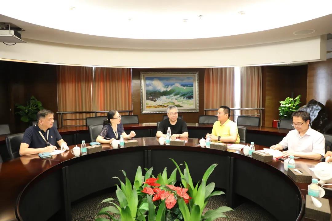 近期，華為大學金牌教師一行5人到訪研祥集團進行參觀交流。
